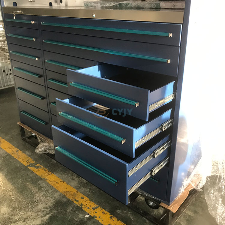 Spraying Garage Storage System